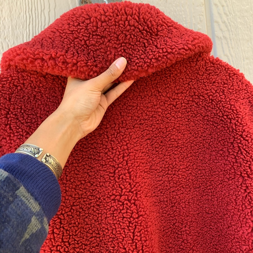 Wilfred Free red plush oversized full zip teddy sherpa jacket semi cropped - Picture 12 of 16